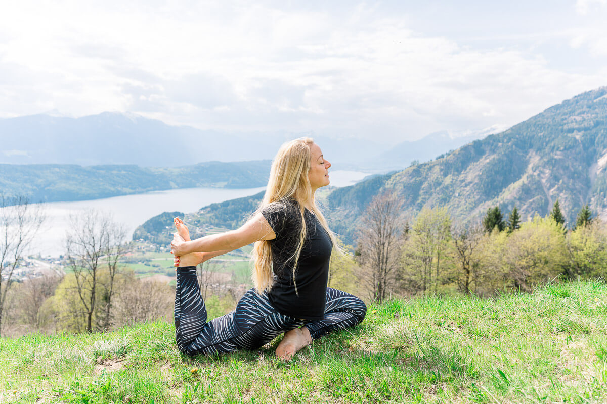 Yoga - Stuttgarter Yoga Lehrerin in den Bergen